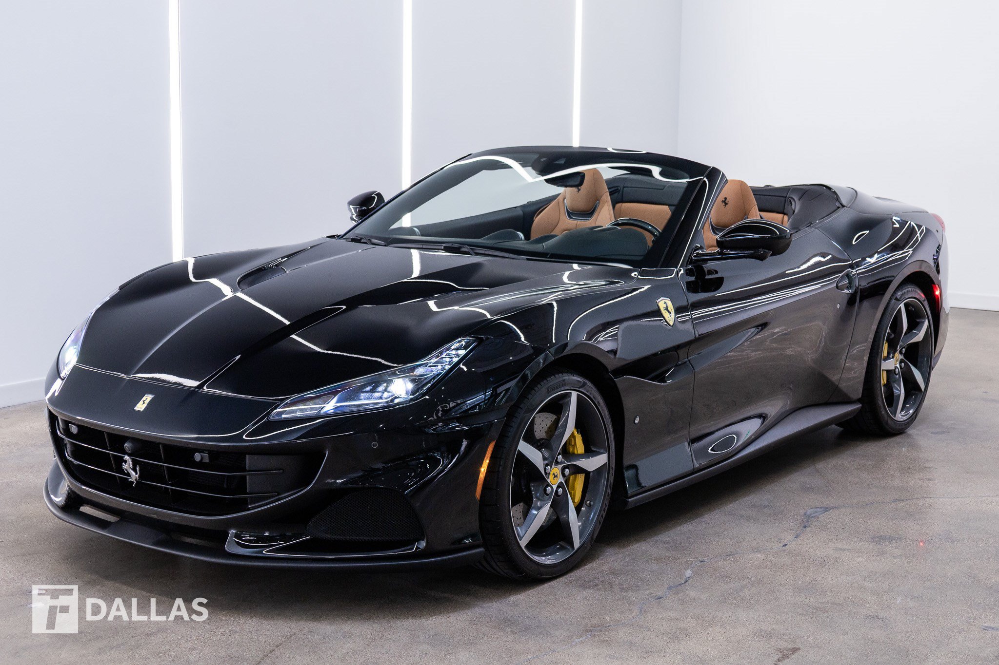 Used 2023 Ferrari Portofino M RWD image 2