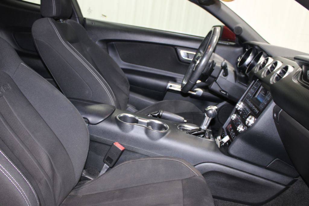 Used 2018 Ford Mustang Coupe RWD image 27