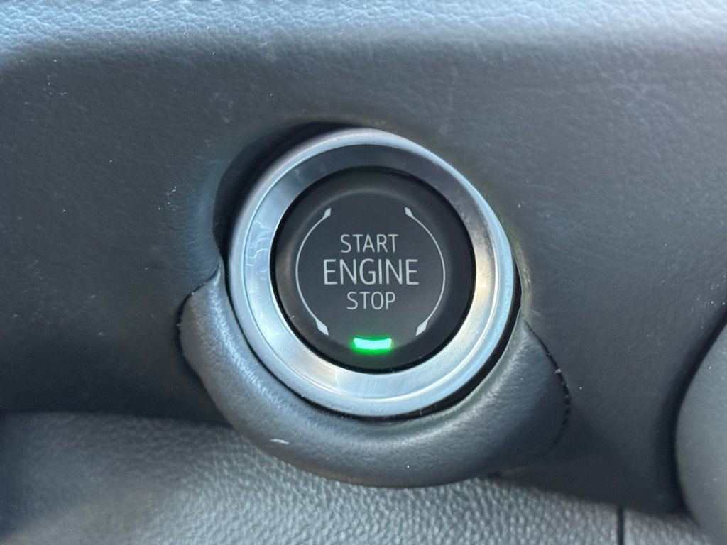 Used 2025 Chevrolet Tahoe High Country AWD/4WD image 21