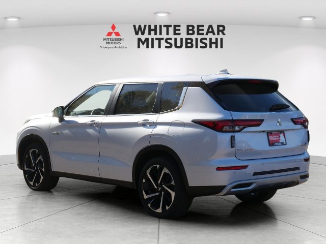 Used 2024 Mitsubishi Outlander SE AWD/4WD image 4