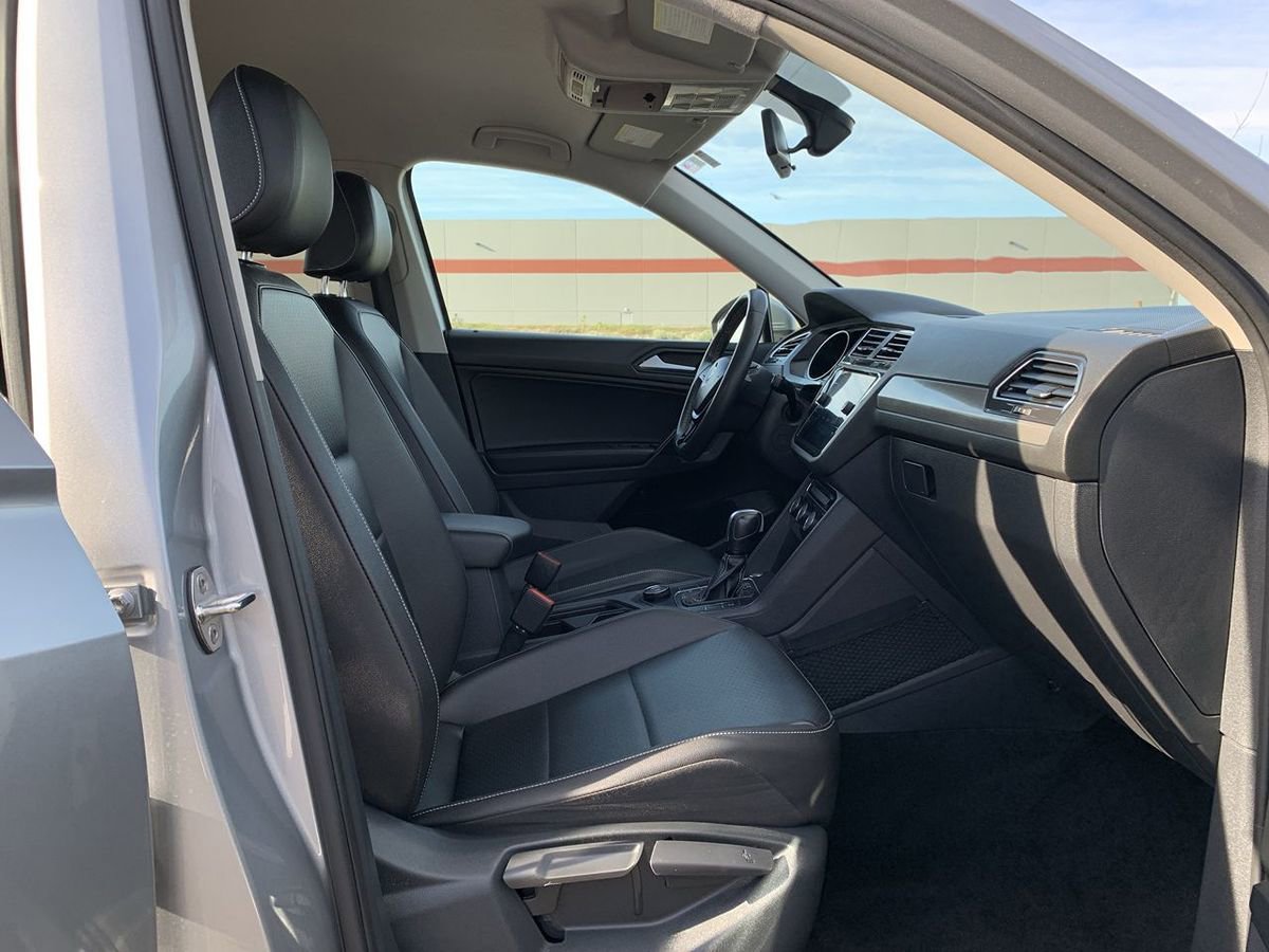 Used 2021 Volkswagen Tiguan SE AWD/4WD image 28