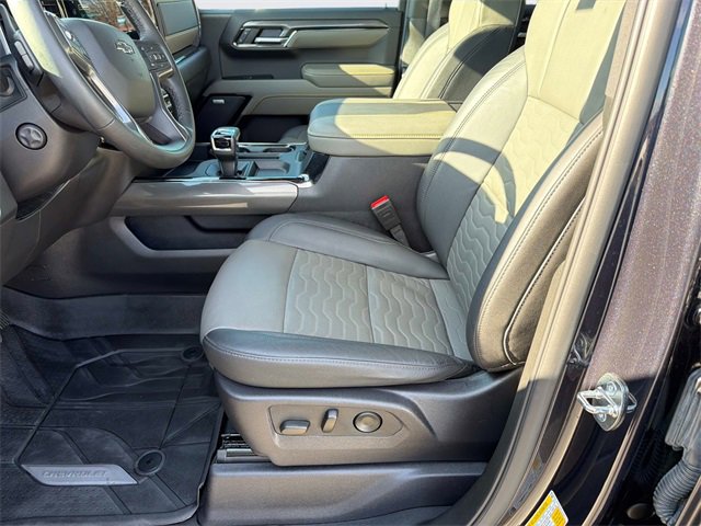 Used 2024 Chevrolet Silverado 1500 ZR2 w/ Technology Package image 27