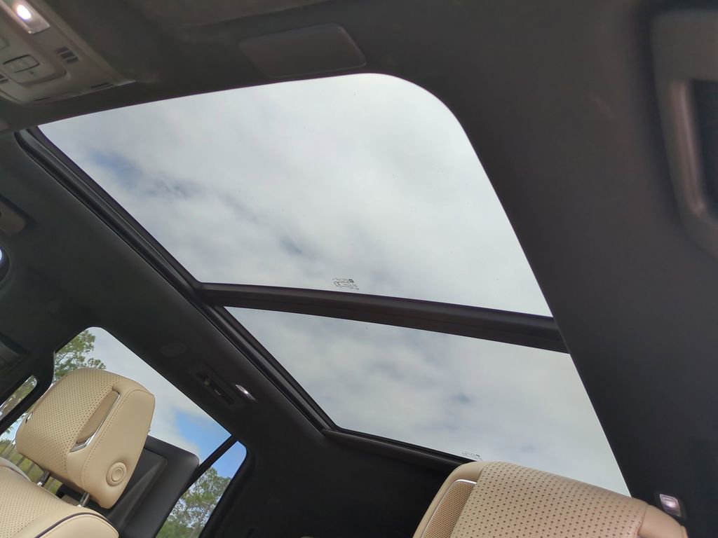 Used 2021 Cadillac Escalade Premium Luxury w/ Driver Assist Tech Package image 19