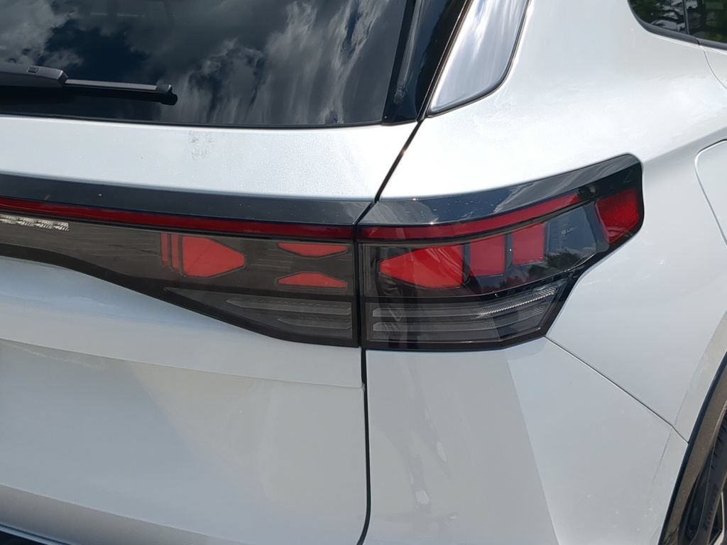 New 2026 Volkswagen Tiguan SEL R-Line AWD/4WD image 7