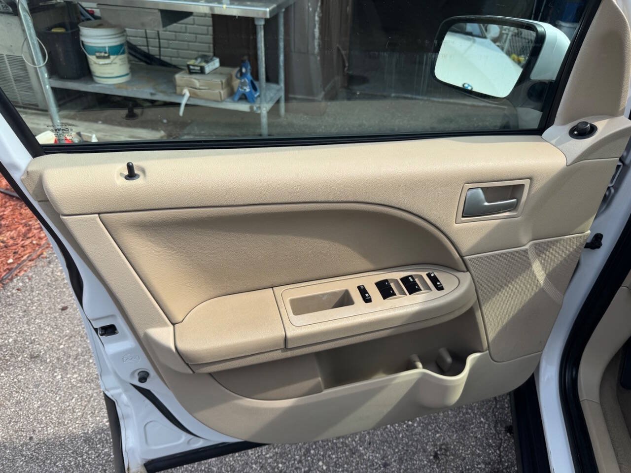 Used 2005 Ford Freestyle SEL AWD/4WD image 18
