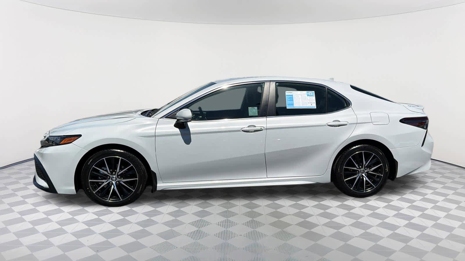 Used 2023 Toyota Camry SE FWD image 8