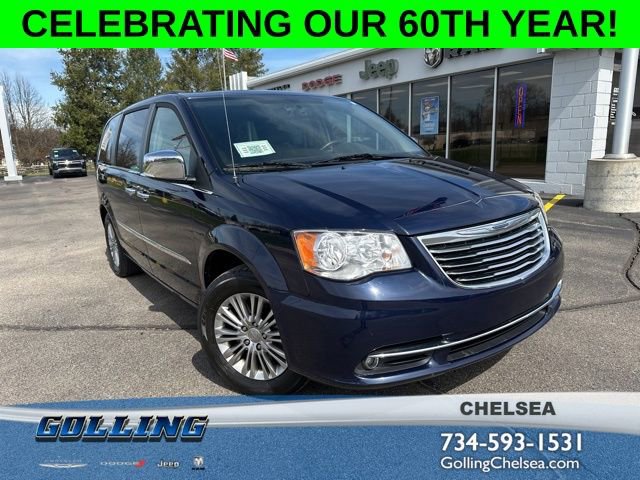 Used 2016 Chrysler Town & Country Touring-L w/ Driver Convenience Group image 1