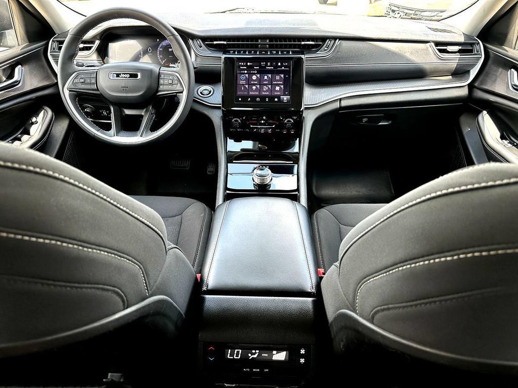 Used 2023 Jeep Grand Cherokee L Laredo w/ Luxury Tech Group I AWD/4WD image 30