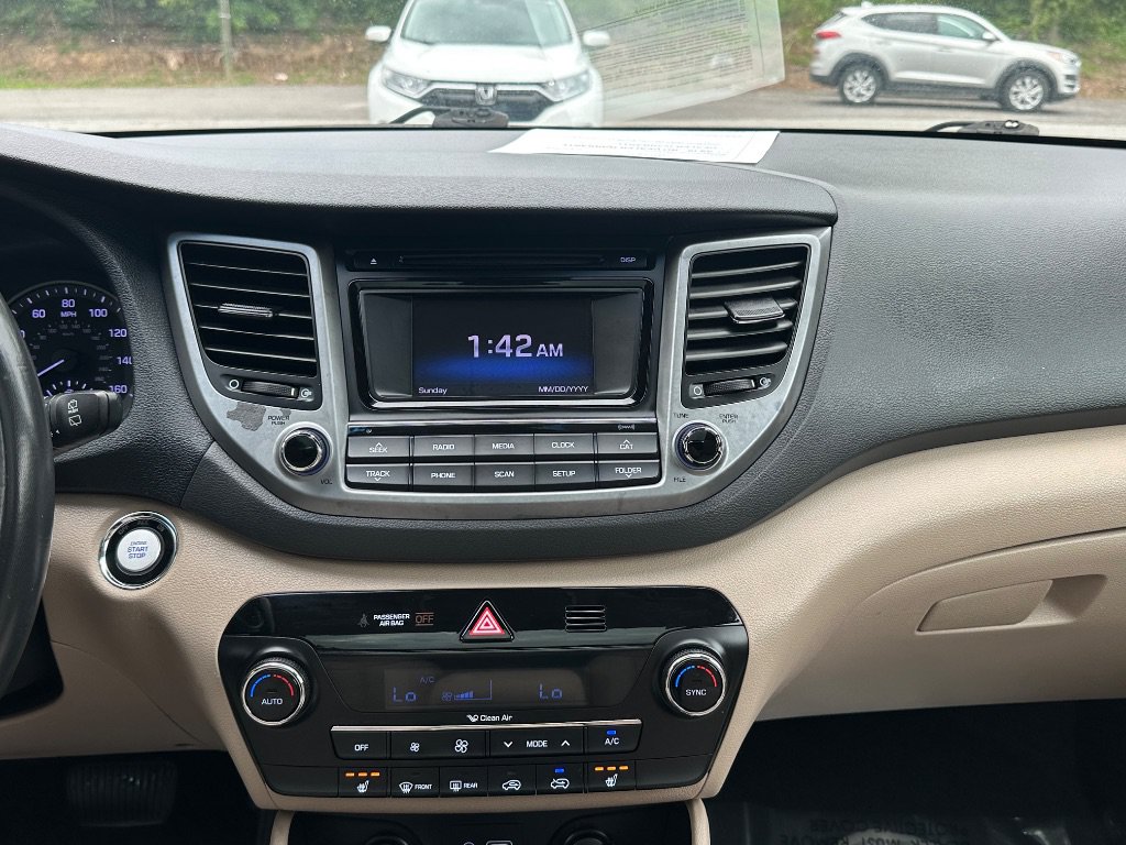 Used 2017 Hyundai Tucson Value AWD/4WD image 24