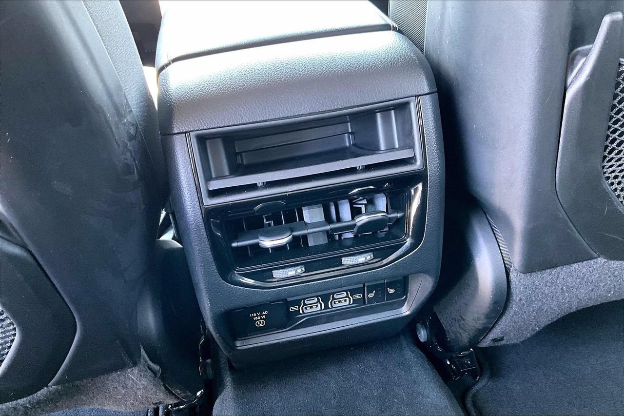 Used 2023 Jeep Grand Cherokee 4WD 4xe image 16