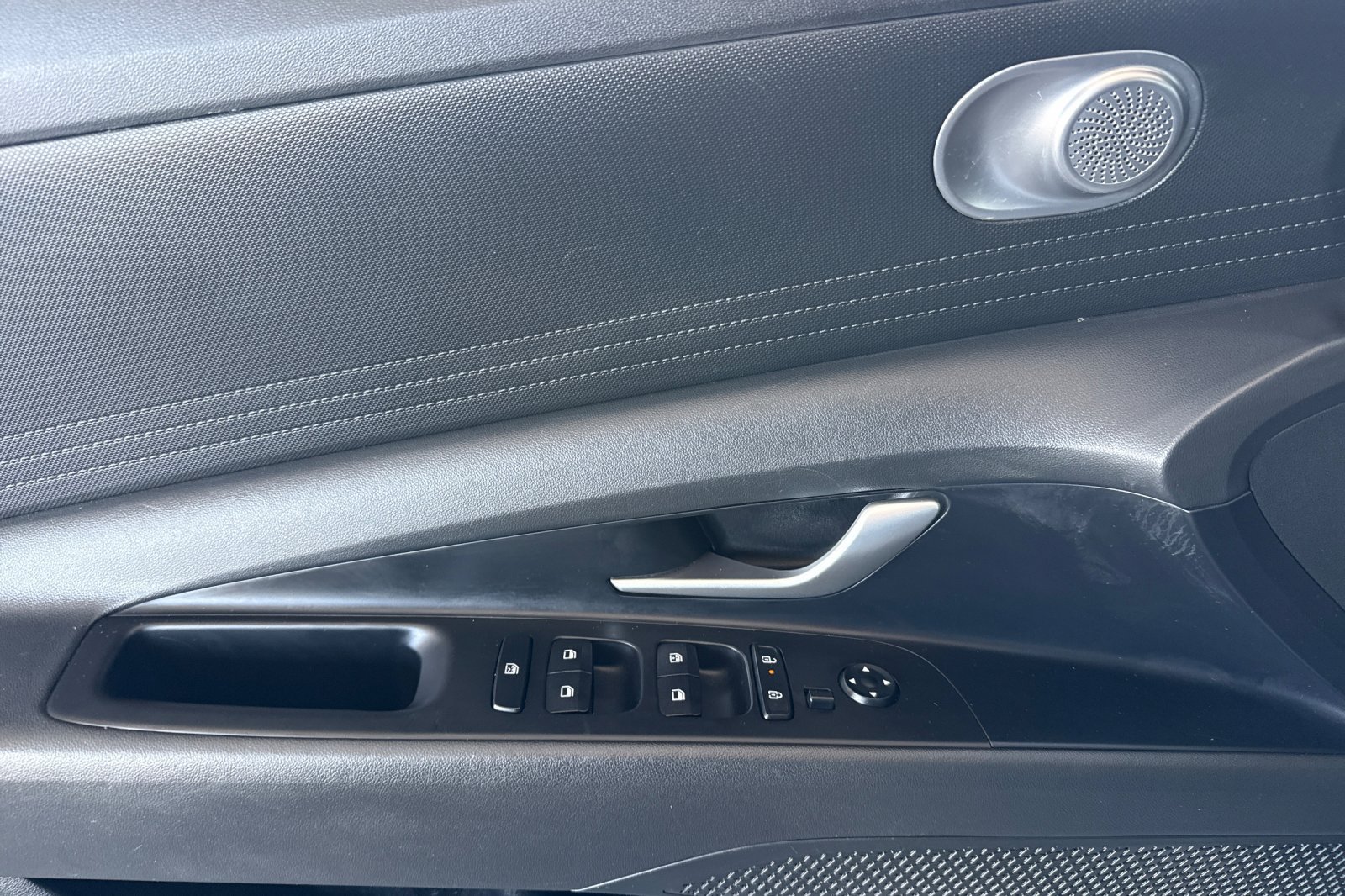 Used 2024 Hyundai Elantra SEL FWD image 16
