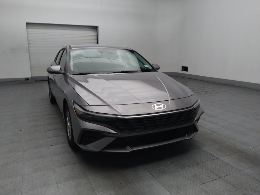 Used 2025 Hyundai Elantra SE FWD image 13