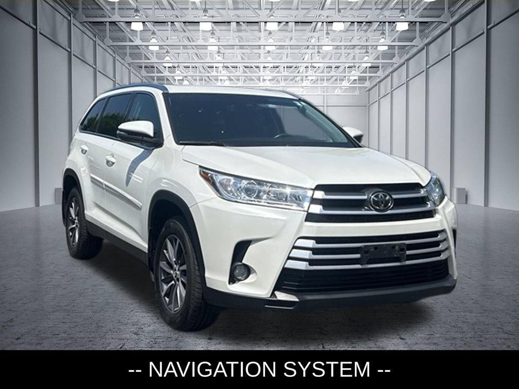 Used 2019 Toyota Highlander XLE AWD/4WD image 4