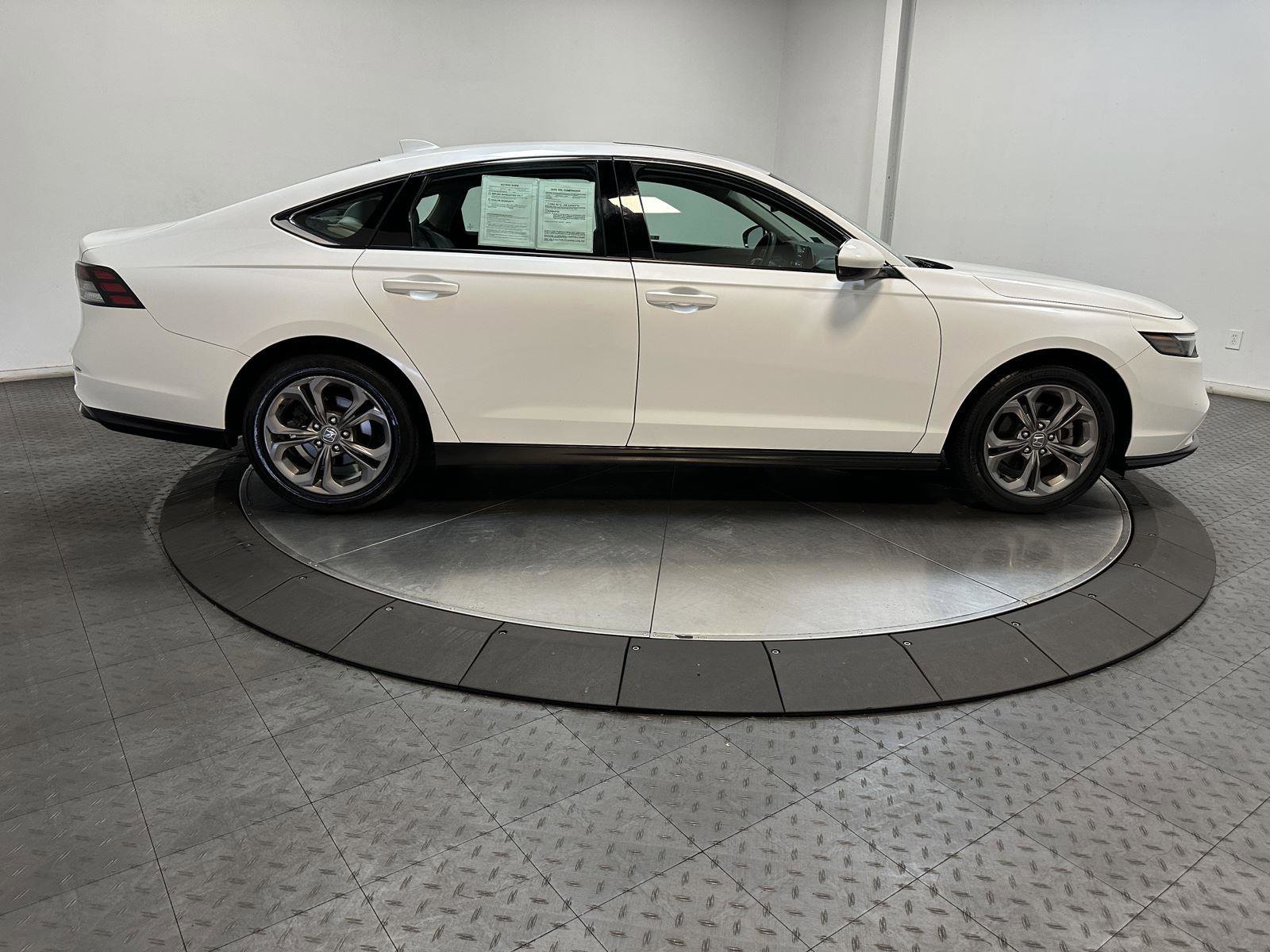 Certified 2023 Honda Accord EX image 15