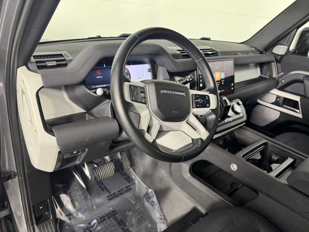 Used 2023 Land Rover Defender 130 S image 13