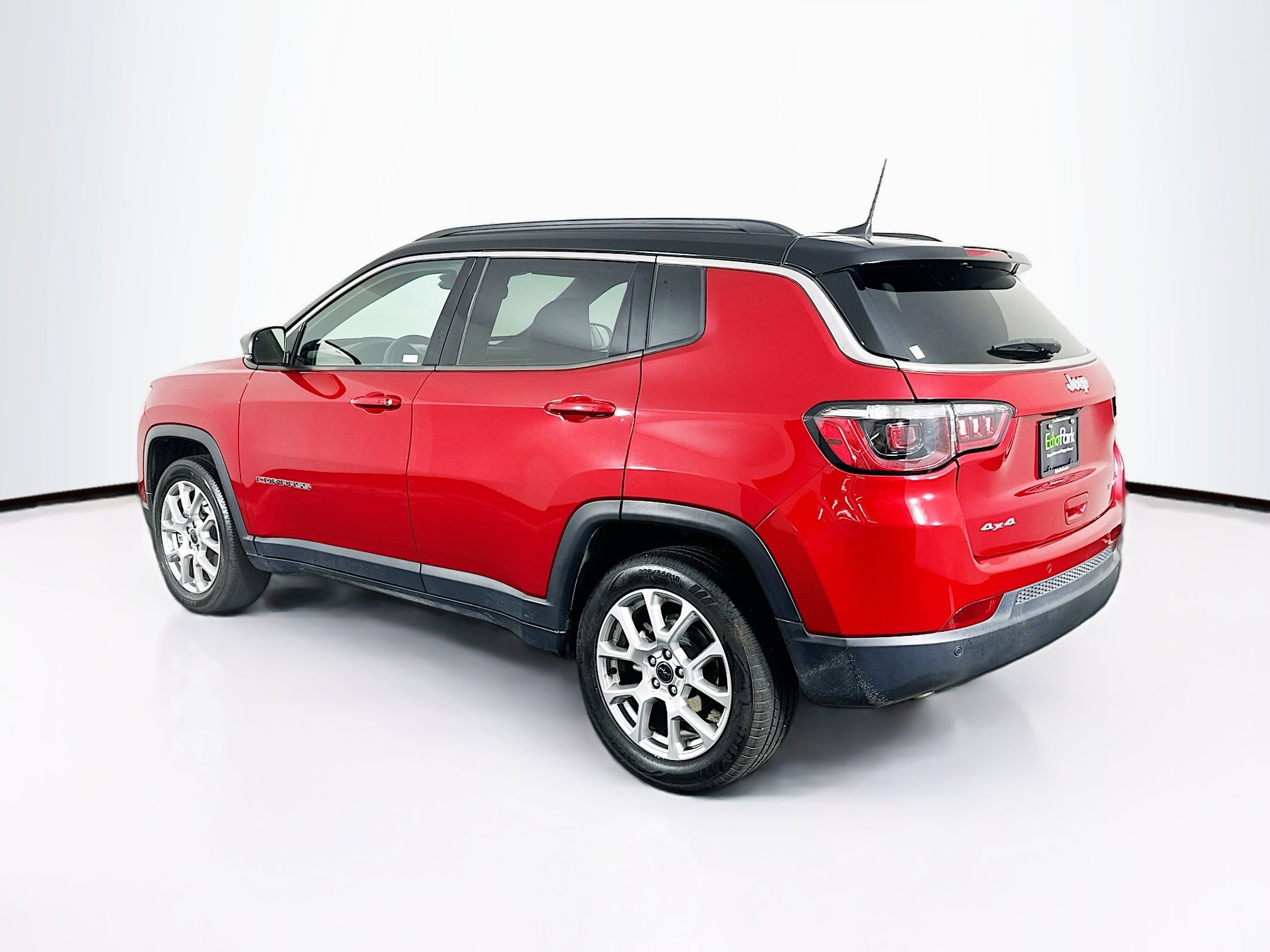 Used 2025 Jeep Compass Limited image 5