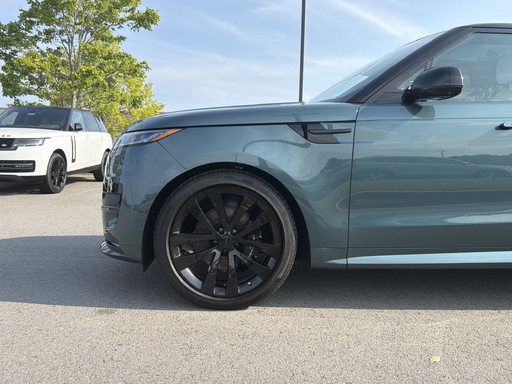 Used 2026 Land Rover Range Rover Sport Dynamic SE AWD/4WD image 9
