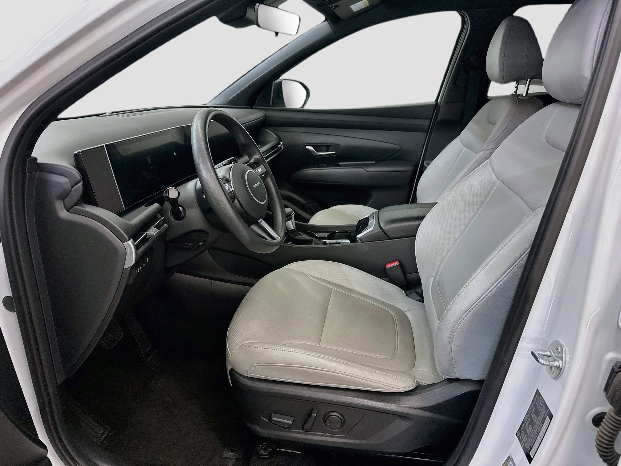 Used 2025 Hyundai Santa Cruz SEL AWD/4WD image 13