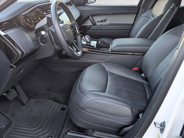 Used 2025 Land Rover Range Rover Sport image 14