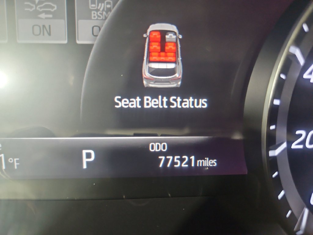 Used 2020 Toyota Highlander XLE AWD/4WD image 17