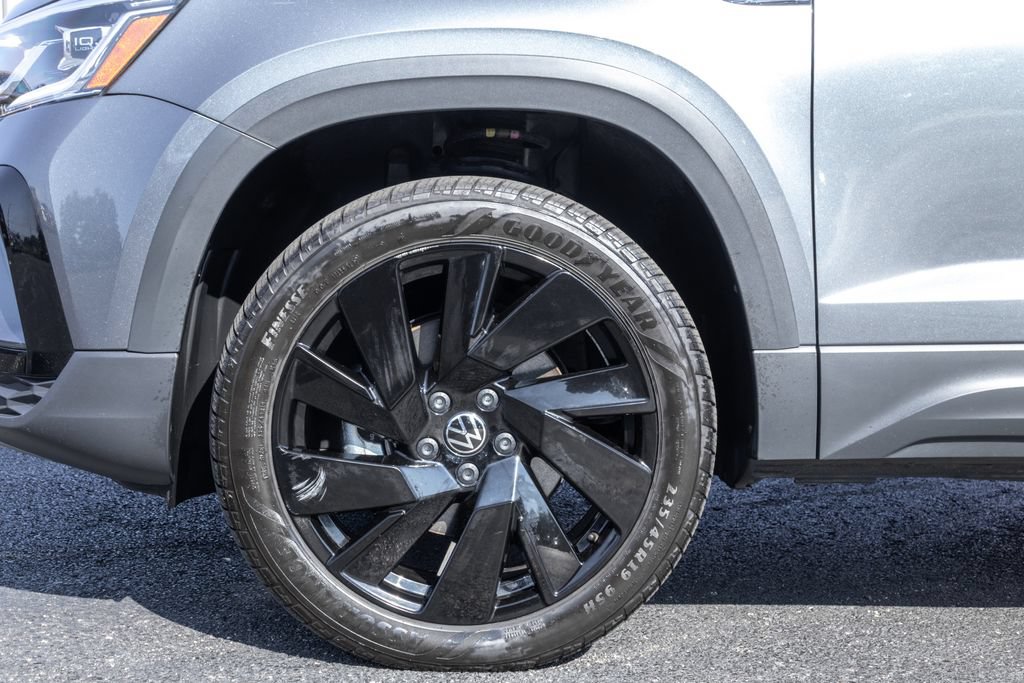 Certified 2023 Volkswagen Taos SEL w/ Black Wheel Package AWD/4WD image 37