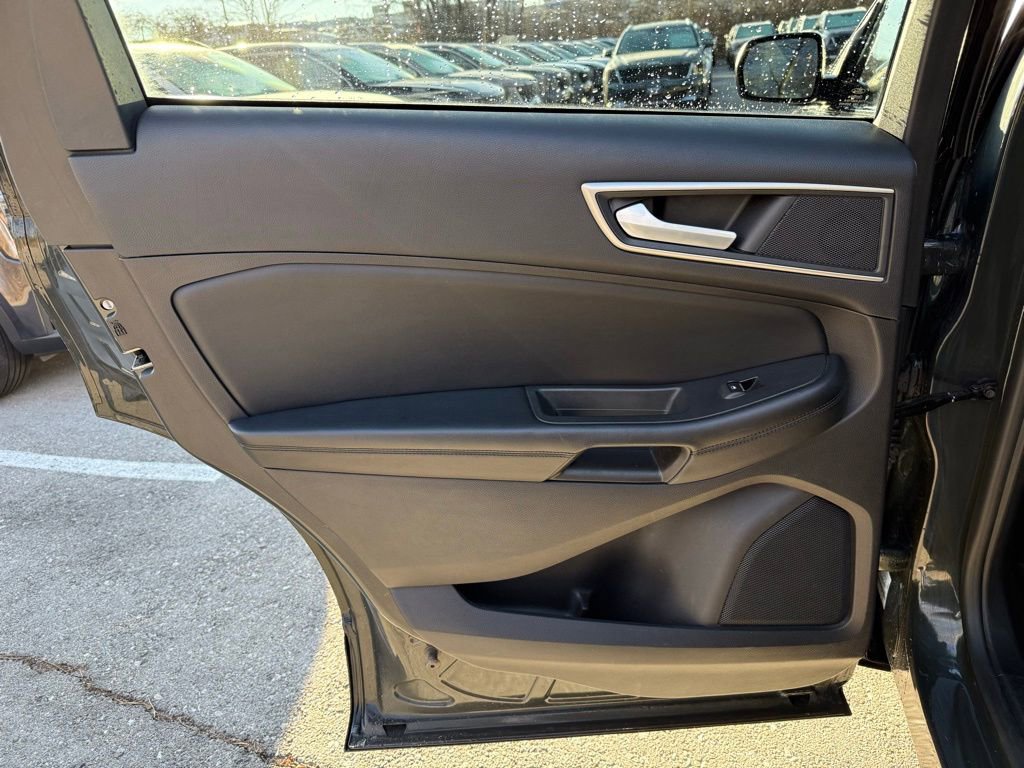 Used 2022 Ford Edge SEL w/ Convenience Package image 10