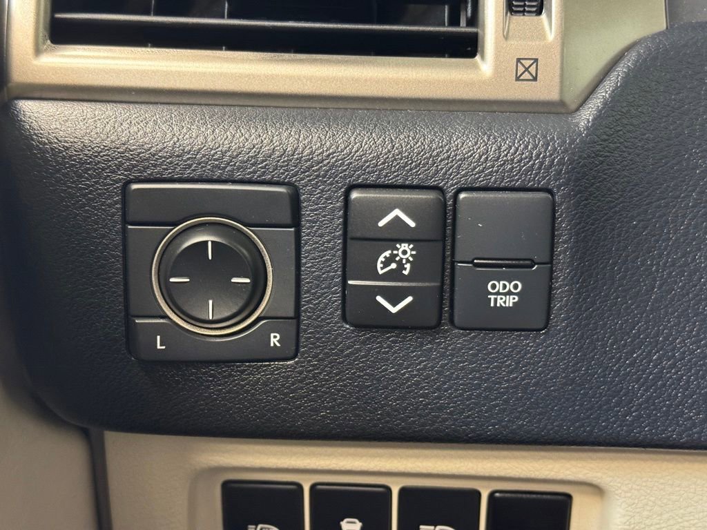 Used 2020 Lexus GX 460 Premium w/ Premium Package AWD/4WD image 30