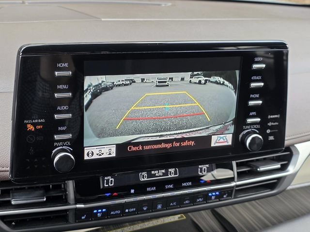 Used 2024 Toyota Sienna Platinum AWD/4WD image 19