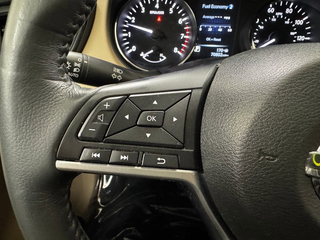 Used 2017 Nissan Rogue SV image 22