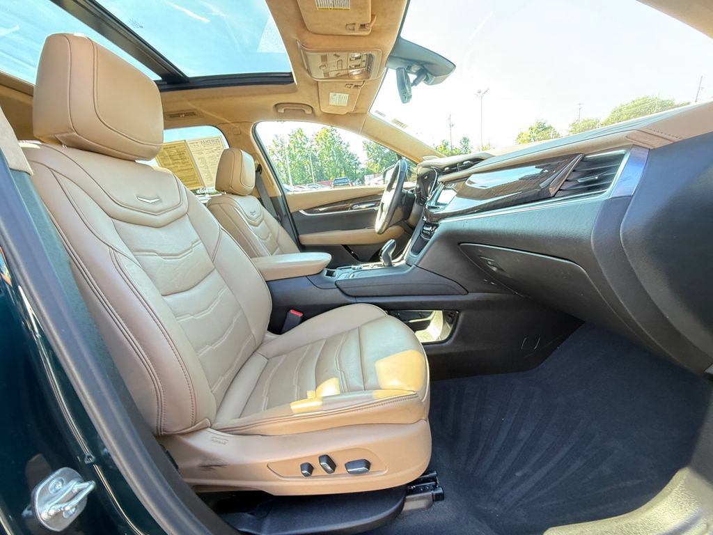 Used 2024 Cadillac XT6 Premium Luxury w/ Platinum Package FWD image 30