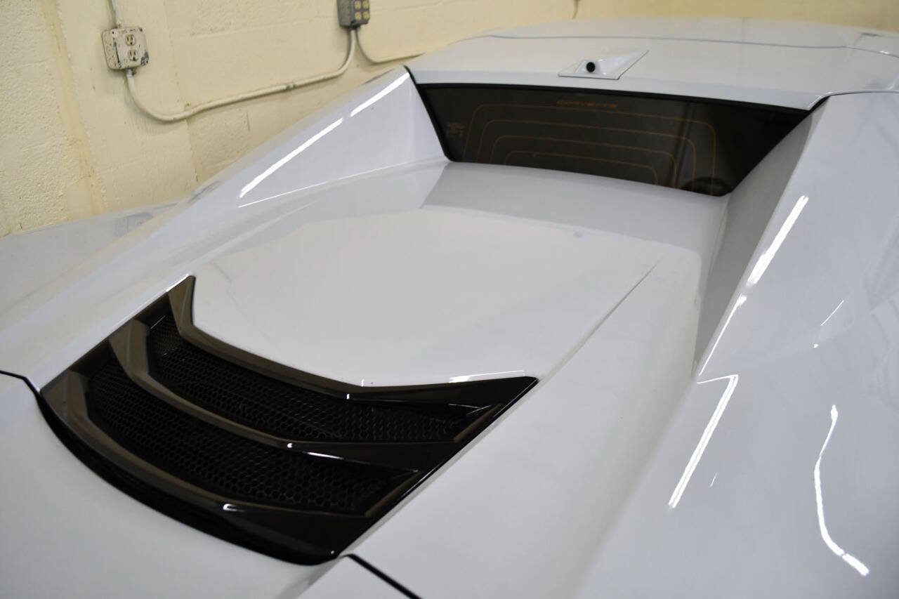 Used 2024 Chevrolet Corvette Stingray Convertible w/ Z51 Performance Package RWD image 28