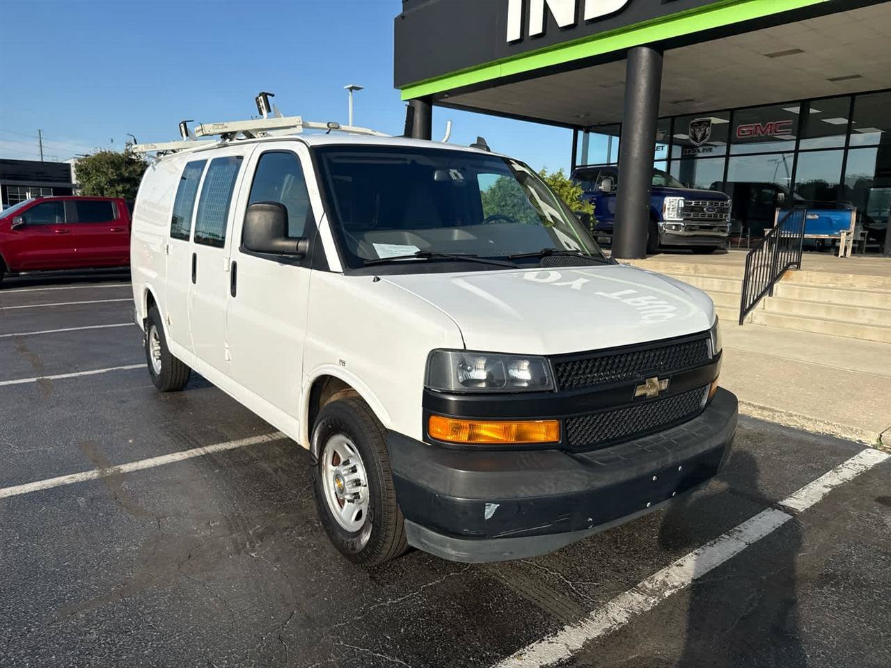Used 2018 Chevrolet Express 2500 w/ Driver Convenience Package RWD image 2