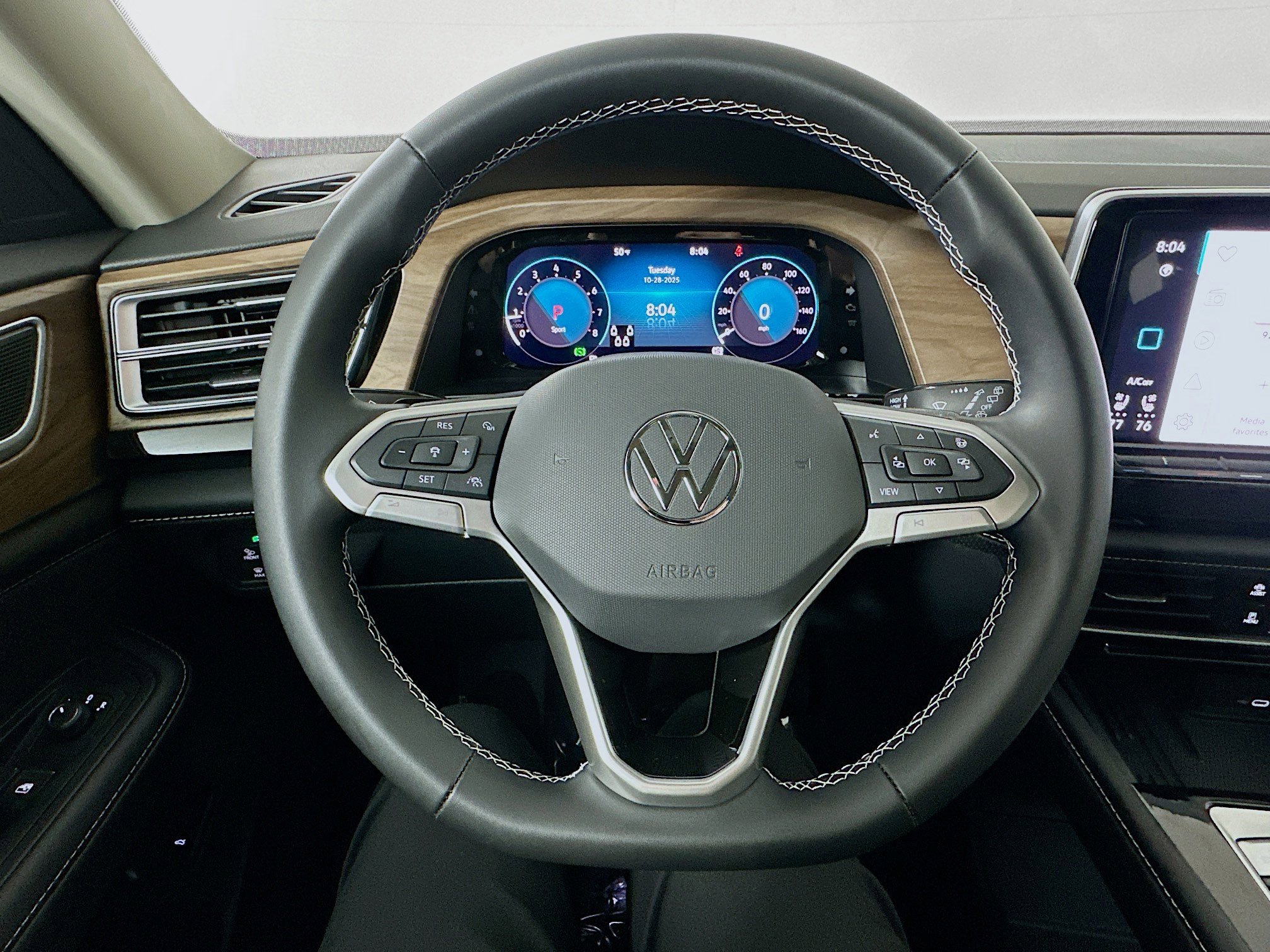 New 2026 Volkswagen Atlas SE image 11