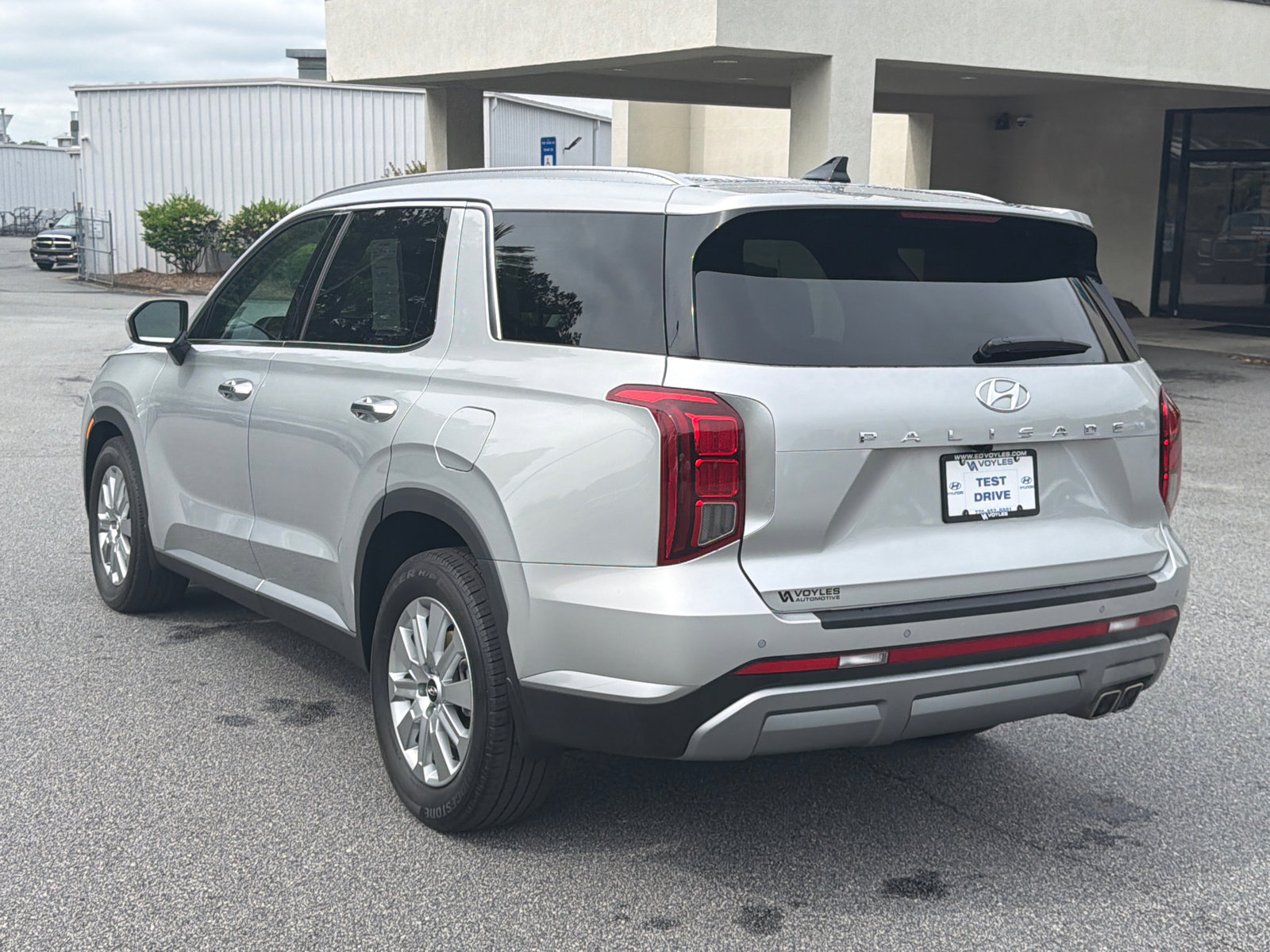 Used 2024 Hyundai Palisade SEL FWD image 7