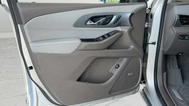 Used 2020 Chevrolet Traverse Premier FWD image 19