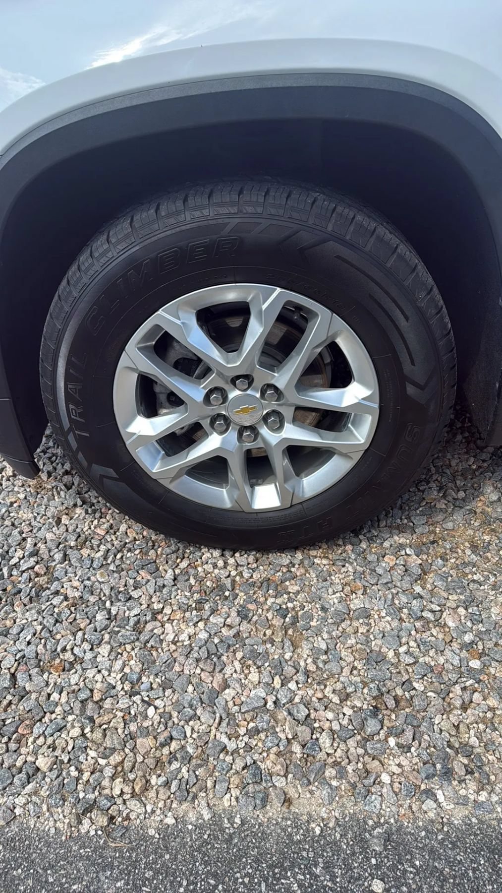 Used 2021 Chevrolet Traverse LS FWD image 40