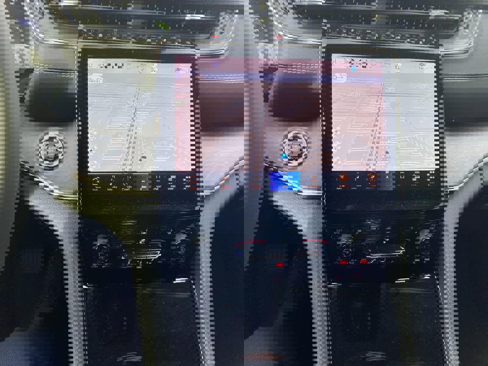 Used 2023 Jeep Grand Cherokee Limited image 14