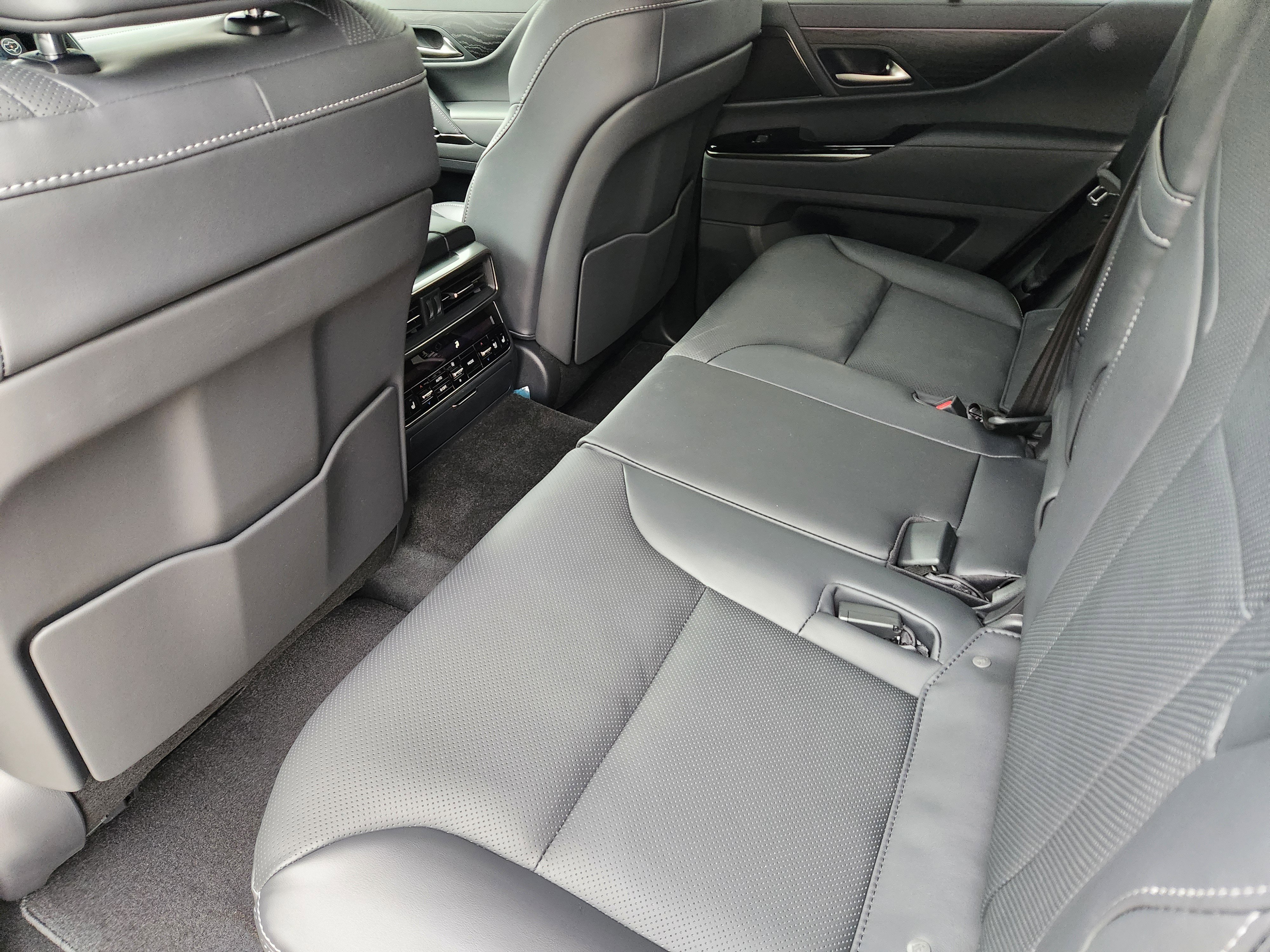 New 2026 Lexus LX 700h Luxury image 21