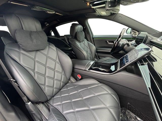 Used 2025 Mercedes-Benz Maybach S 580 4MATIC image 16