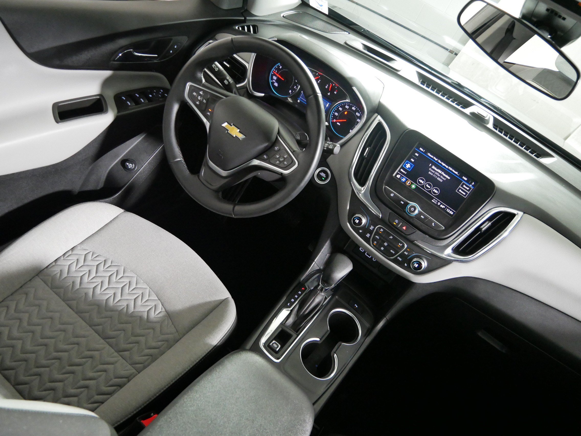 Used 2023 Chevrolet Equinox LT AWD/4WD image 9