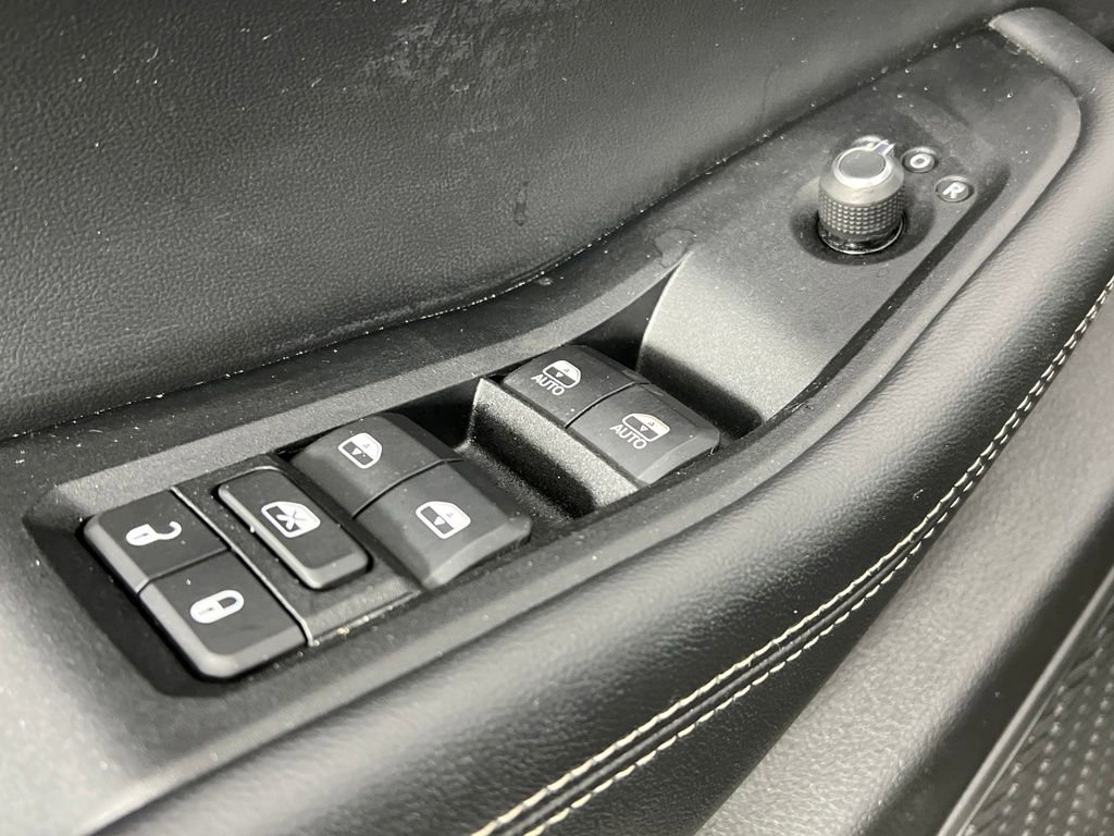 Used 2023 Jeep Grand Cherokee Laredo image 22