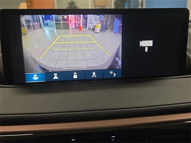 Certified 2023 Acura MDX FWD w/ Technology Package image 17