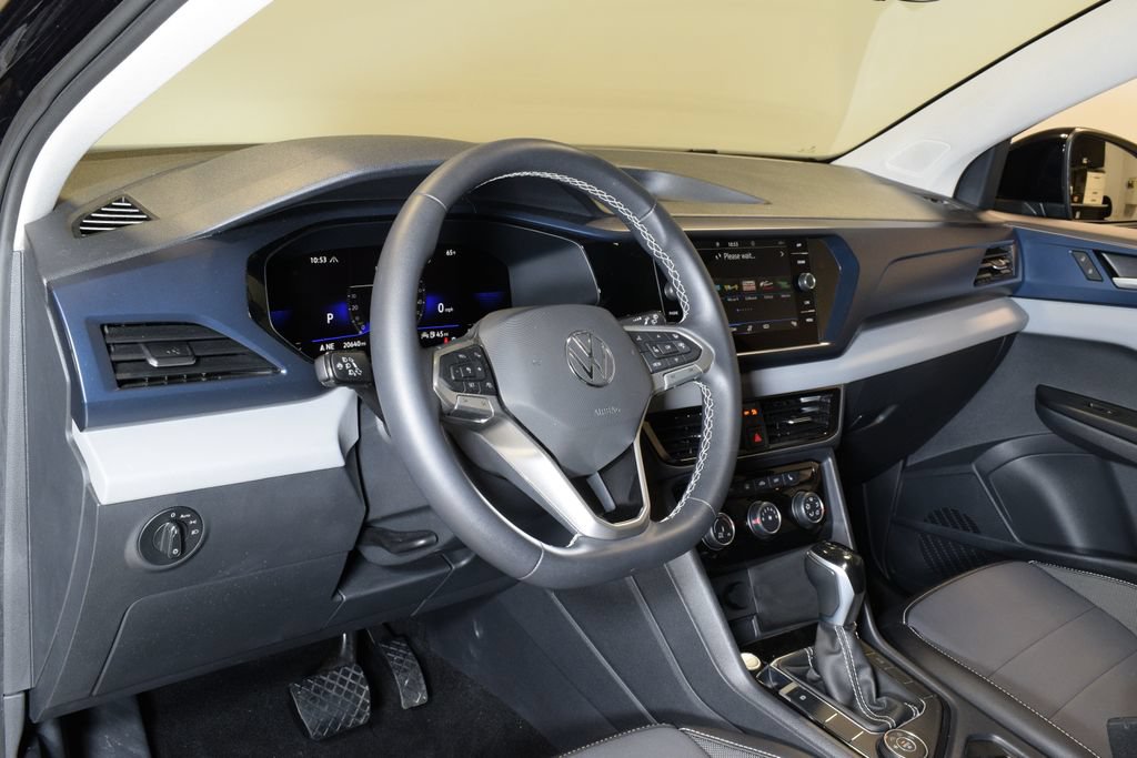 Used 2023 Volkswagen Taos SE w/ Panoramic Sunroof Package AWD/4WD image 5