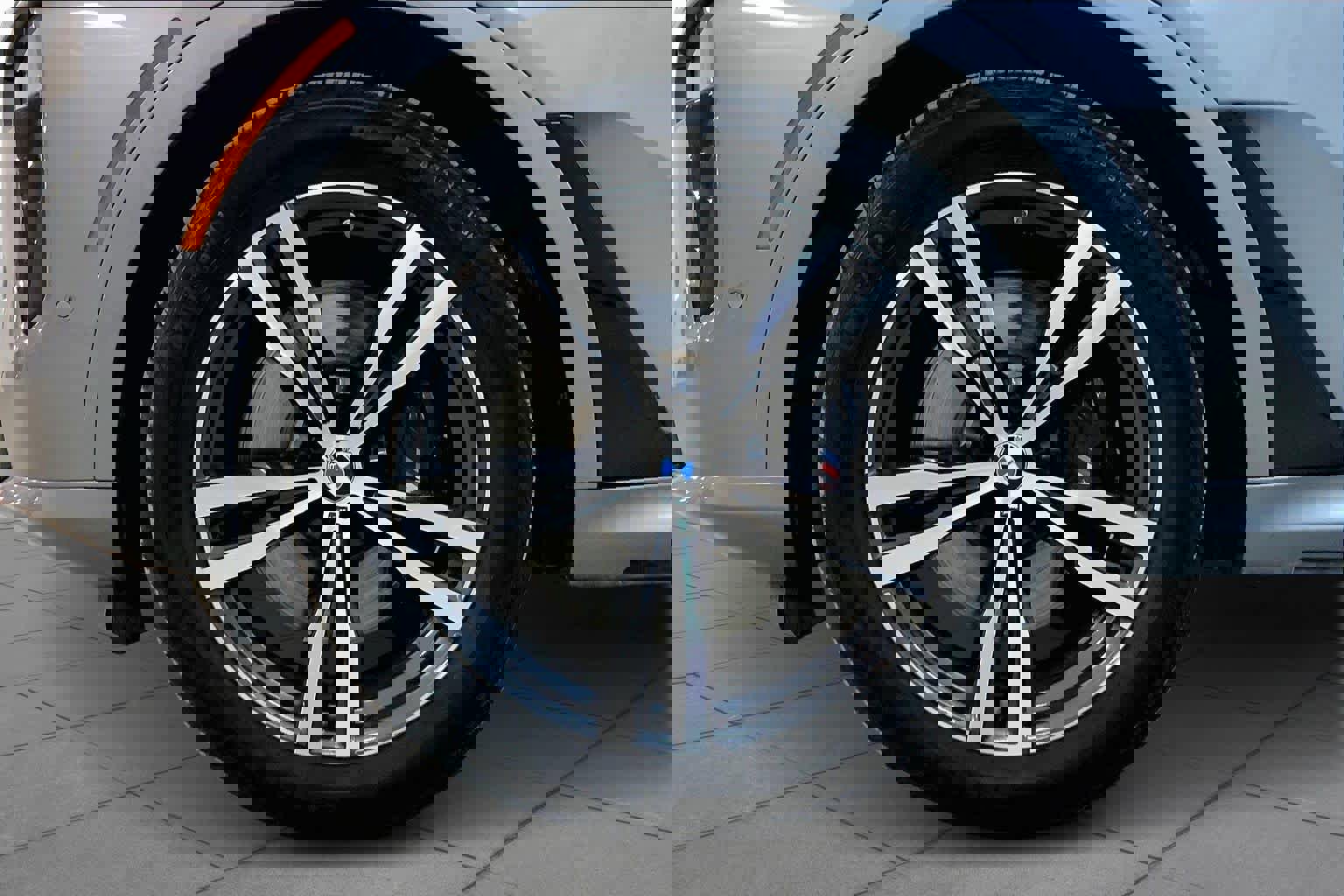 Used 2023 BMW X7 M60i w/ Executive Package AWD/4WD image 11