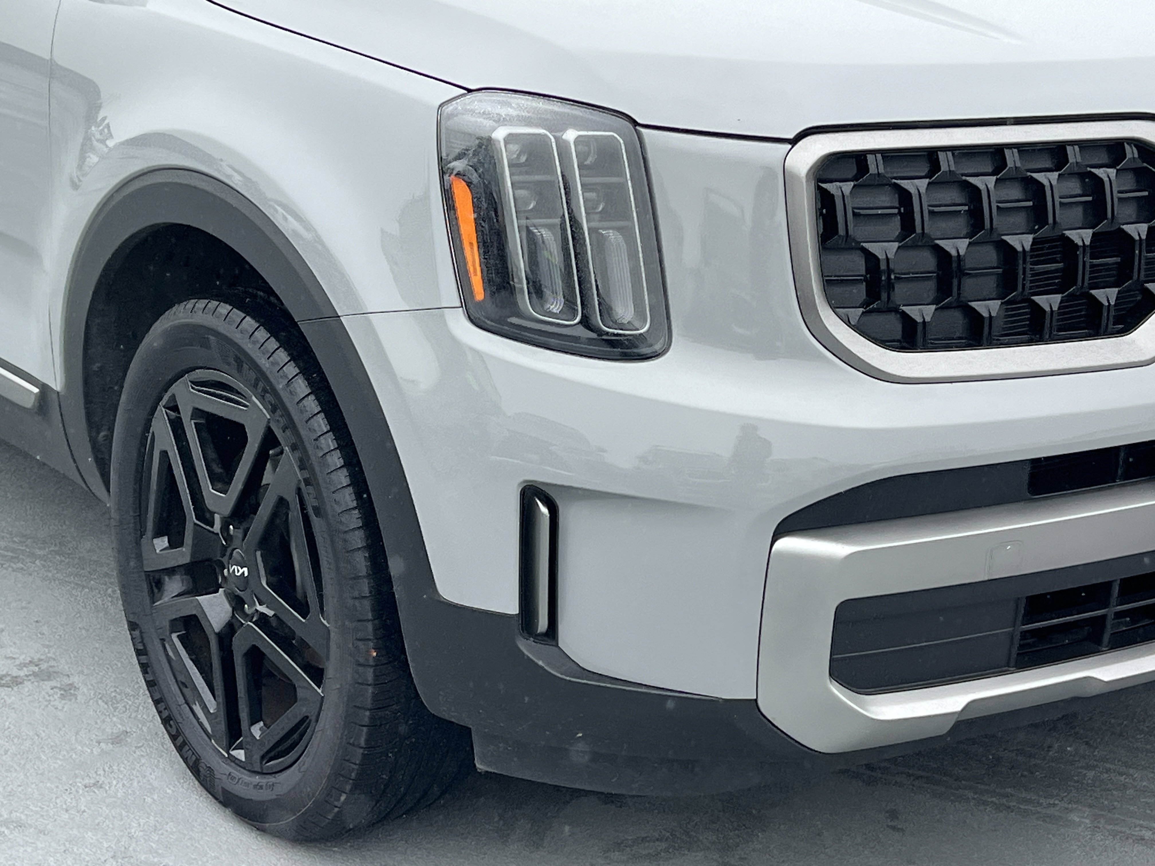 Used 2023 Kia Telluride EX X-Line image 11