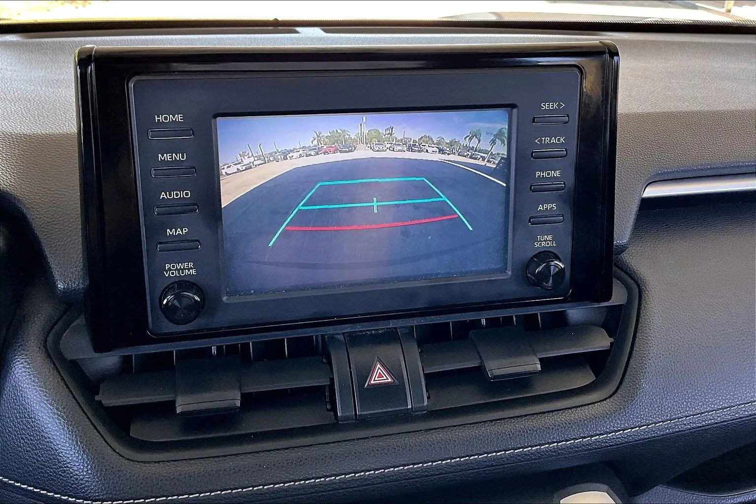 Used 2019 Toyota RAV4 LE image 13