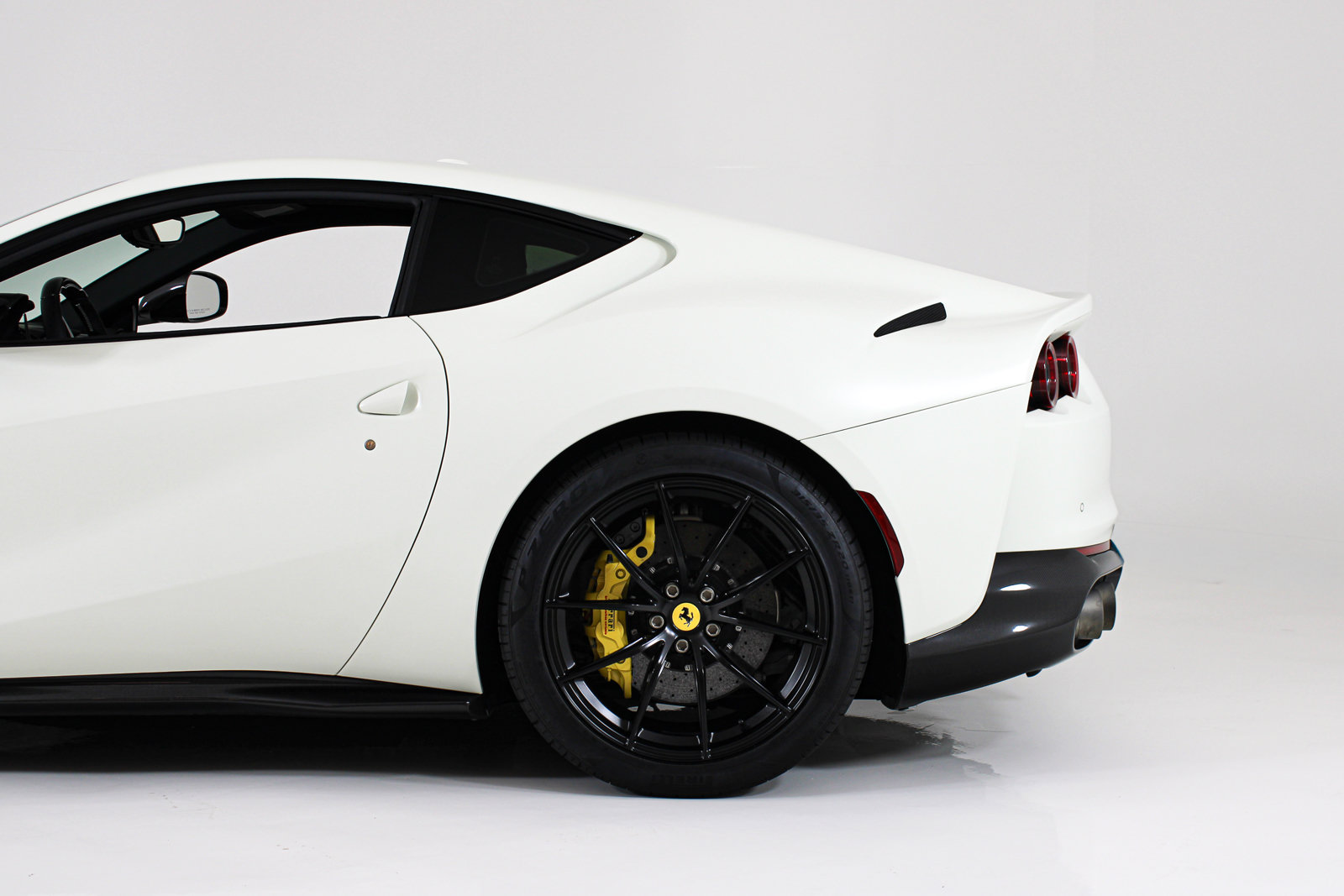 Used 2019 Ferrari 812 Superfast RWD image 4