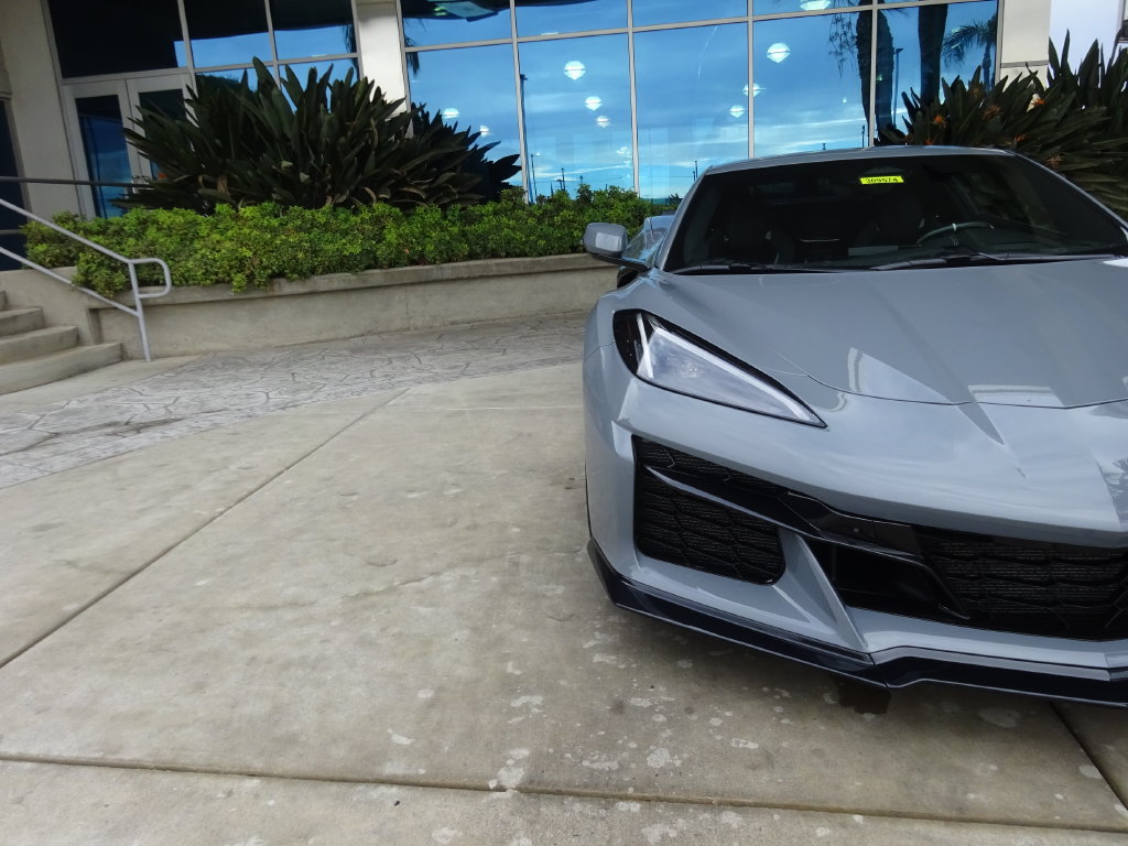 Used 2025 Chevrolet Corvette Z06 RWD image 25