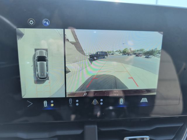 Used 2025 Chevrolet Equinox ACTIV w/ Safety and Technology Package FWD image 21