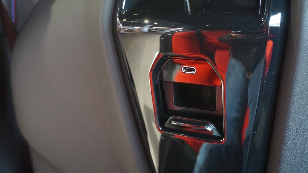 New 2026 BMW M5 Touring image 19